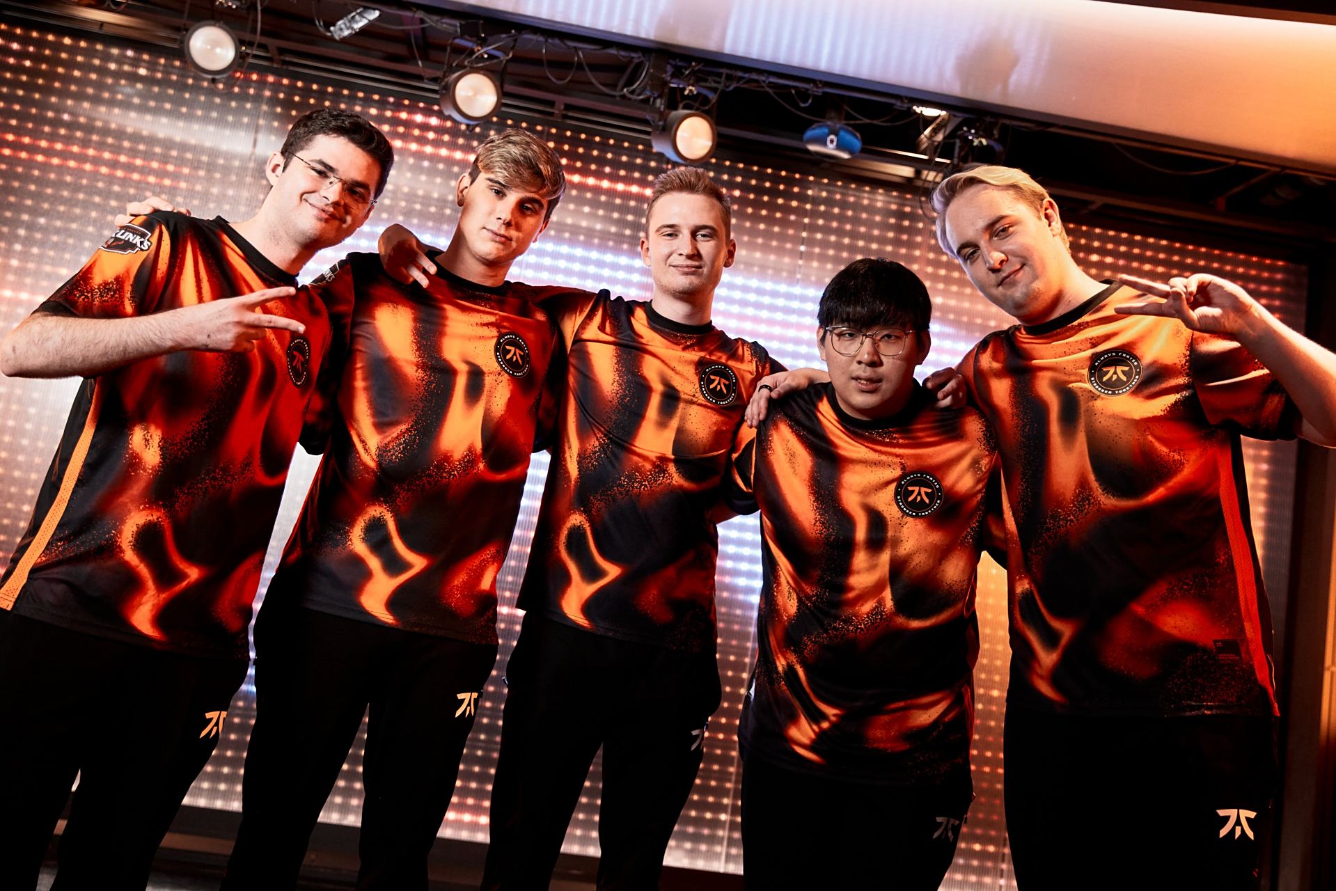 JDG碾压FNC,Caps完成史诗逆转鏖战多局半决赛,技惊四座 JDG碾压FNC,Caps完成史诗逆转鏖战多局半决赛,技惊四座