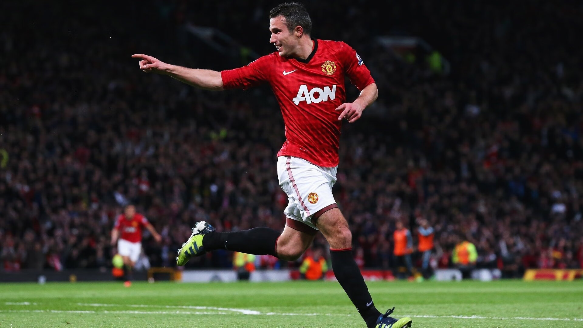 草根封神!德甲争冠夜最冷血刺客,爱德华兹一球定江山